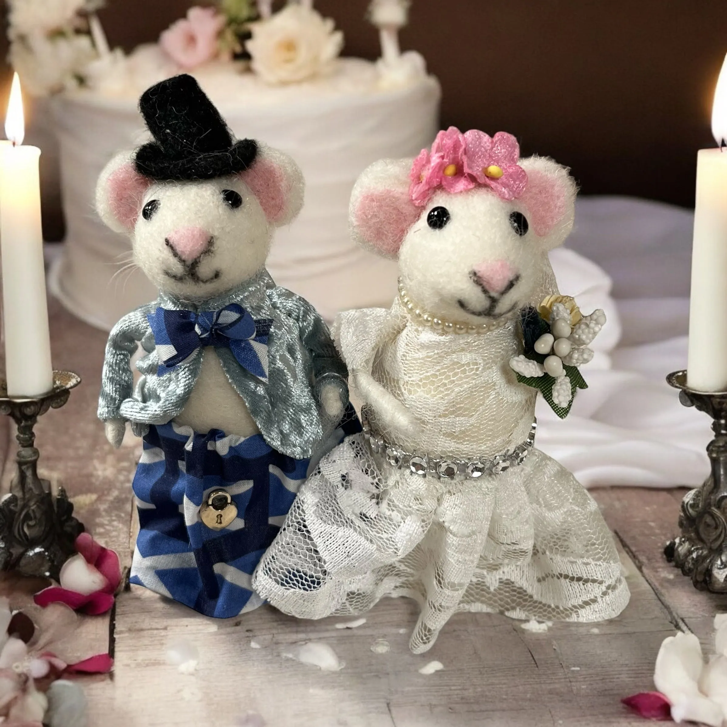 Scottish Wool Felt Mice Bride and Groom Wedding Couple Gift, Highland Wedding Gift, Scottish Wedding Cake Topper
