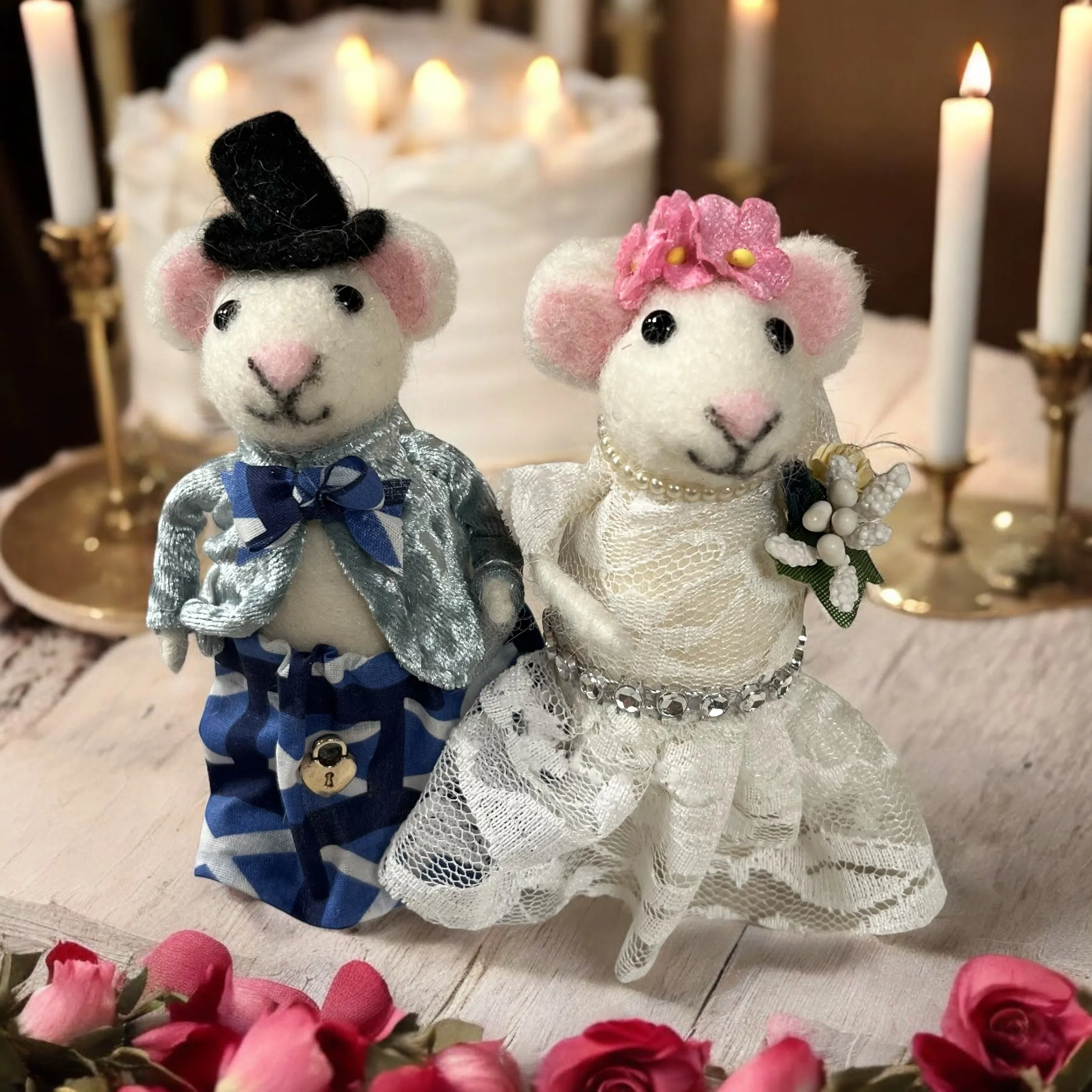 Scottish Wool Felt Mice Bride and Groom Wedding Couple Gift, Highland Wedding Gift, Scottish Wedding Cake Topper
