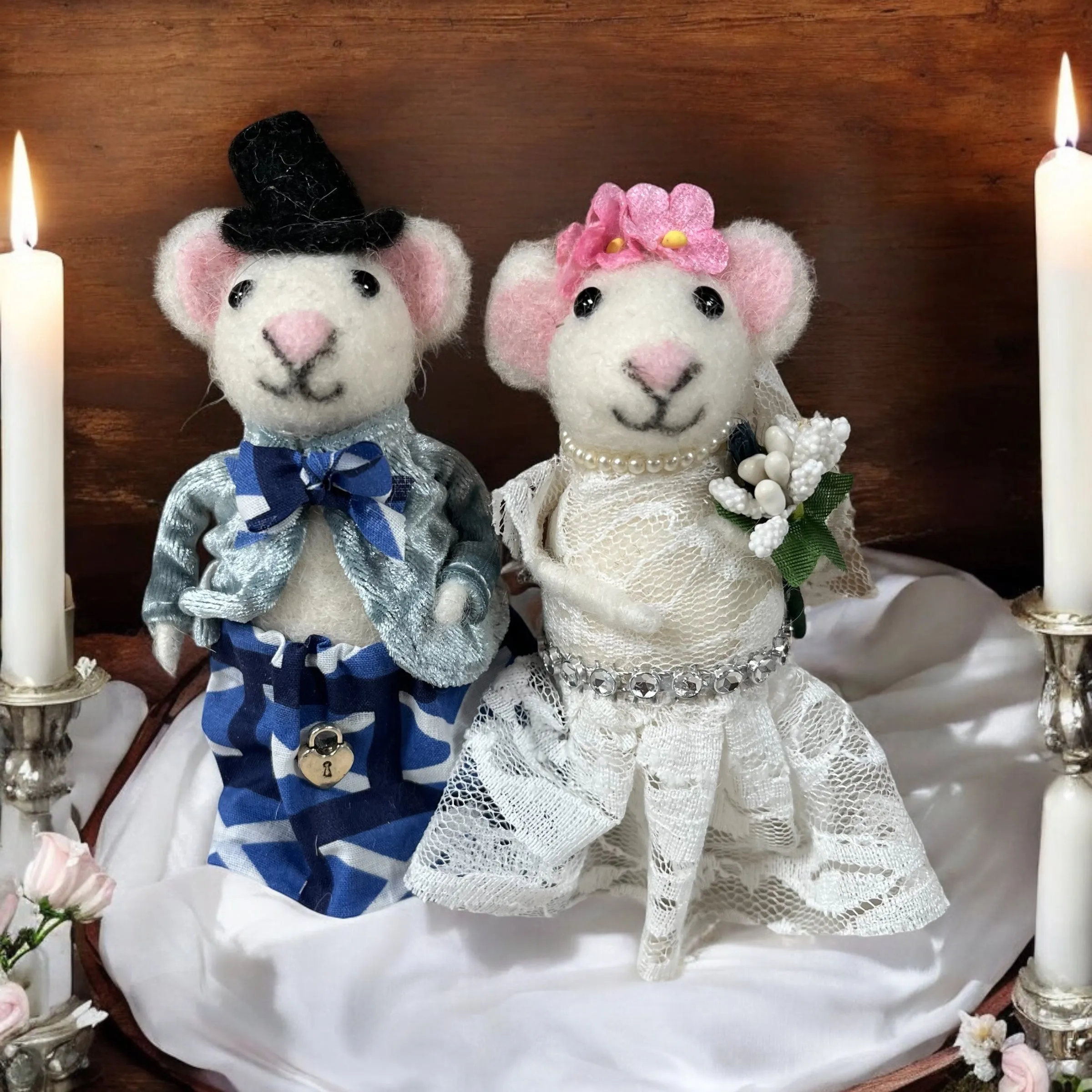 Scottish Wool Felt Mice Bride and Groom Wedding Couple Gift, Highland Wedding Gift, Scottish Wedding Cake Topper